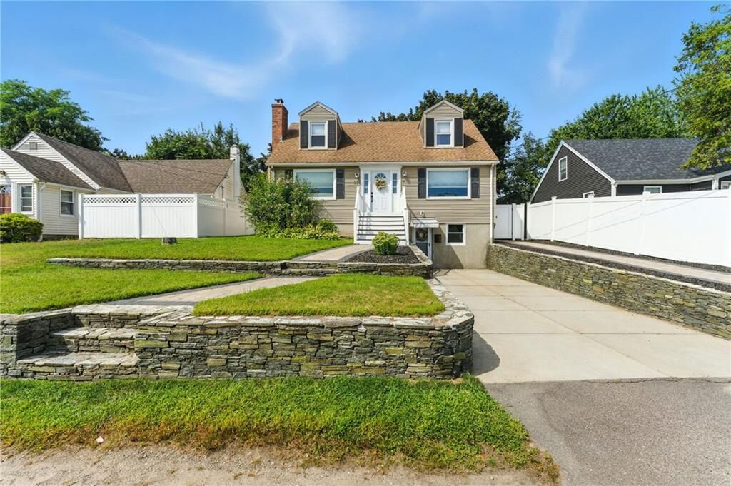 Property Photo:  33 Swan Street  RI 02911 