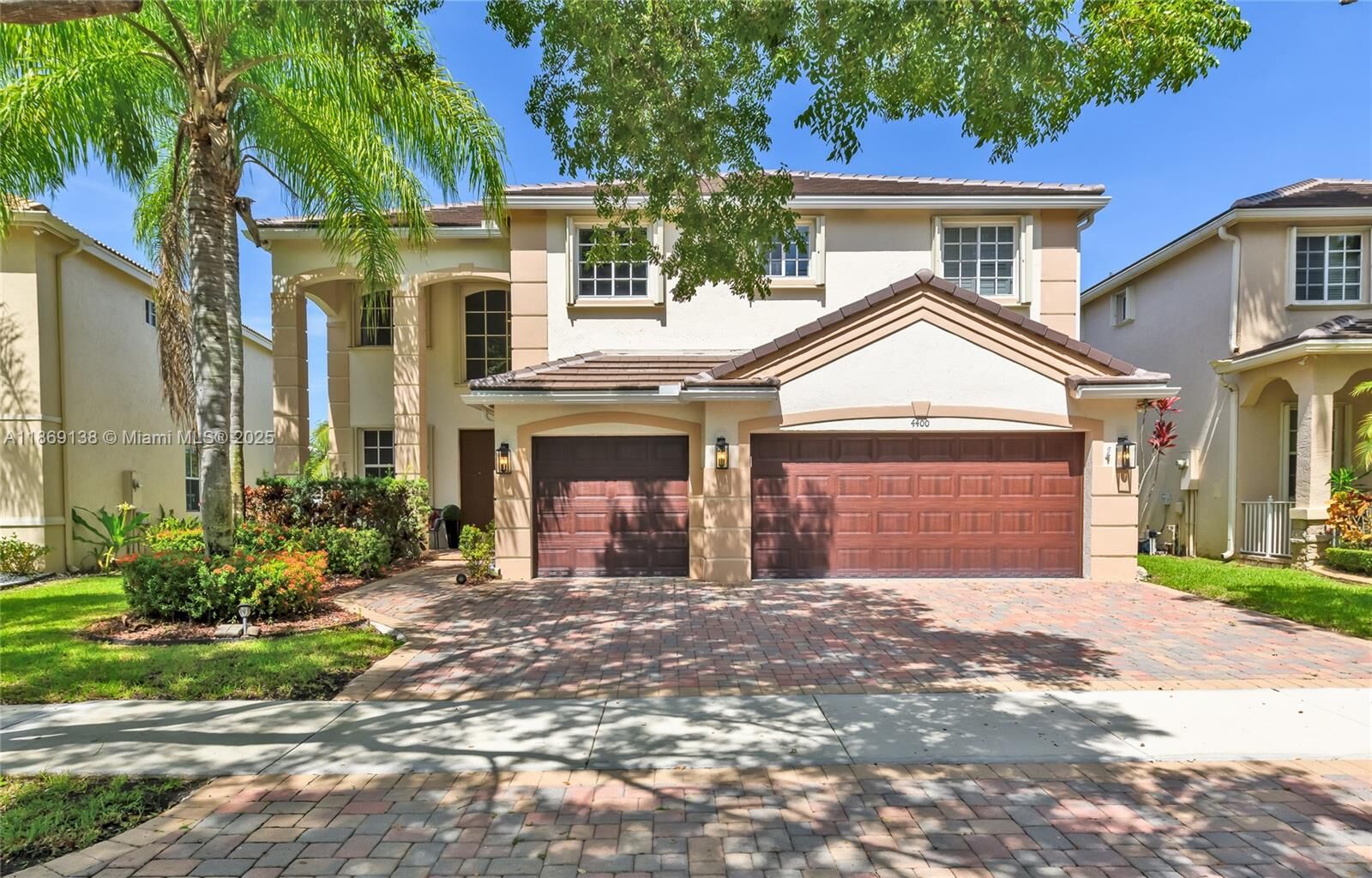 Property Photo: 4400 Fox Ridge Dr , FL 33331