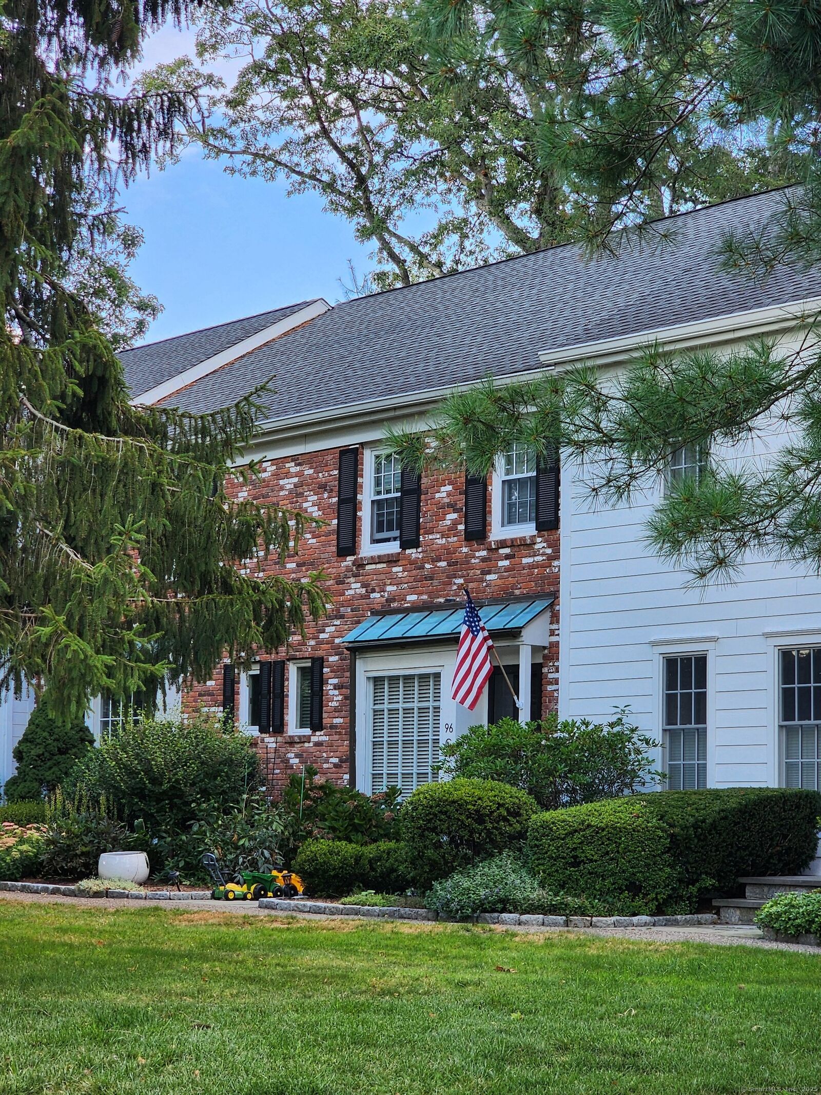 Property Photo: 96 East Avenue Apt C CT 06840