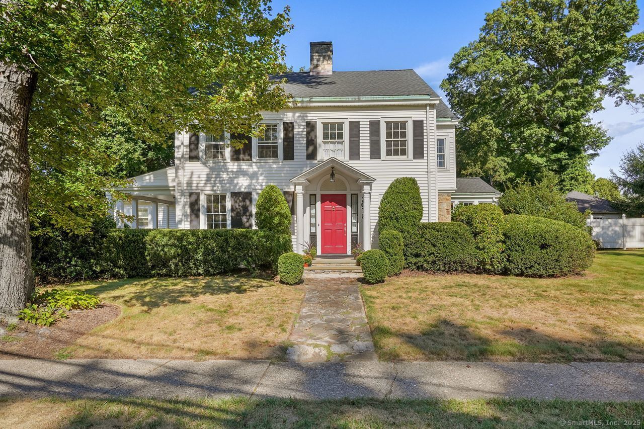 Property Photo: 2078 Huntington Turnpike CT 06611
