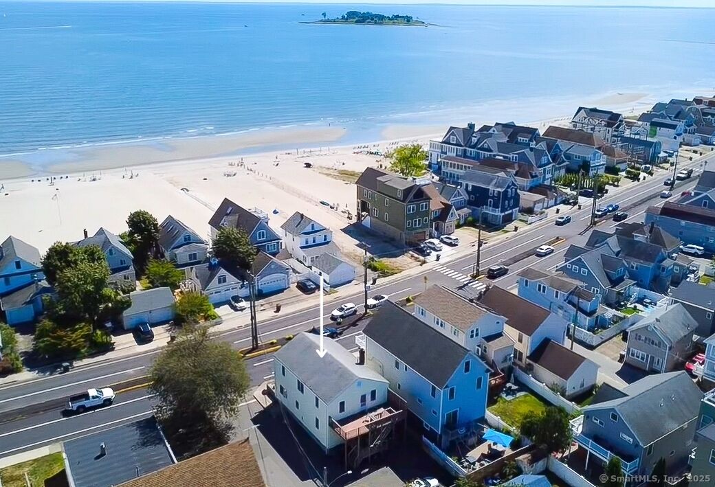 Property Photo: 864 East Broadway CT 06460