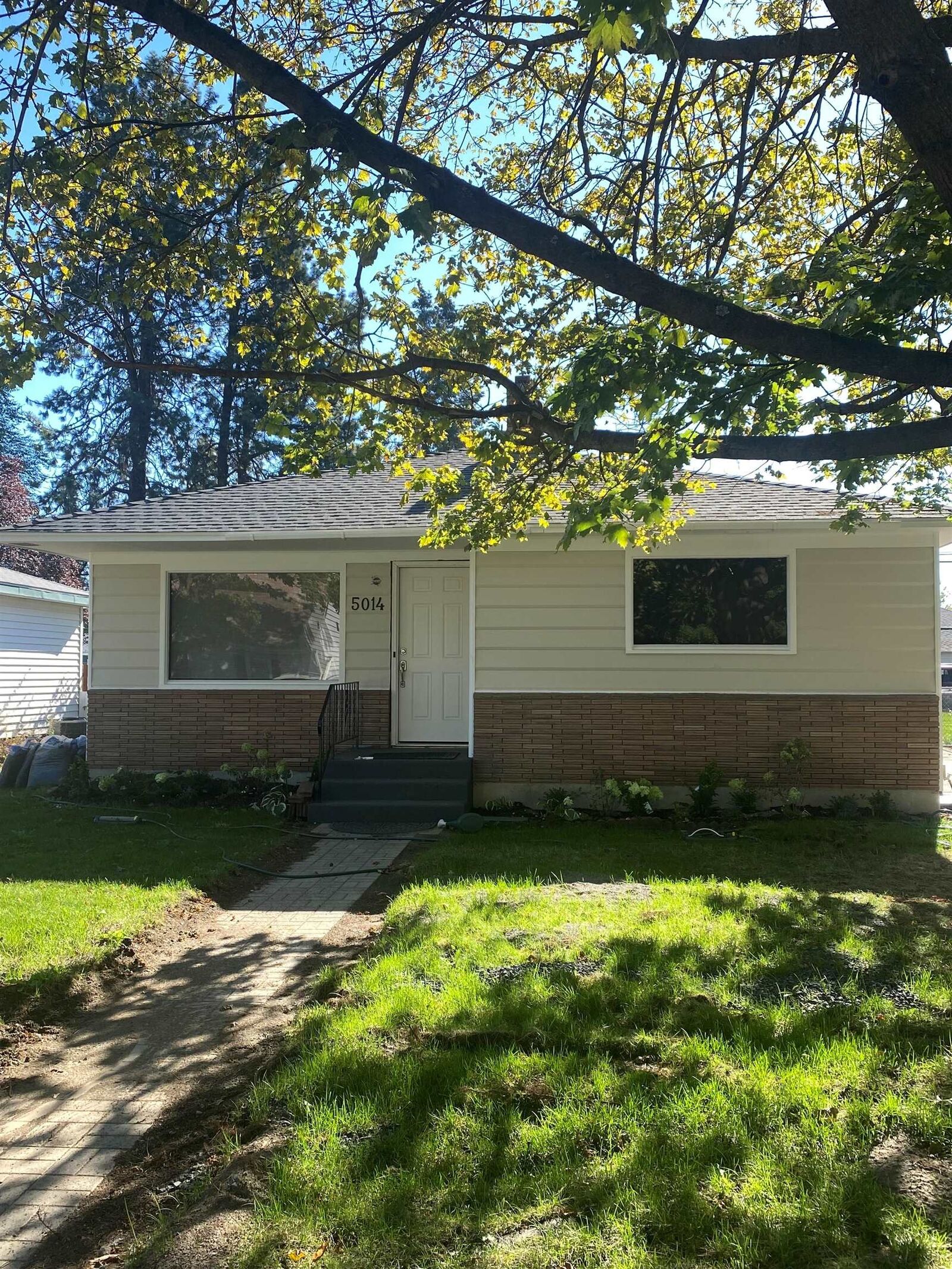 Property Photo: 5014 N Hawthorne St WA 99205