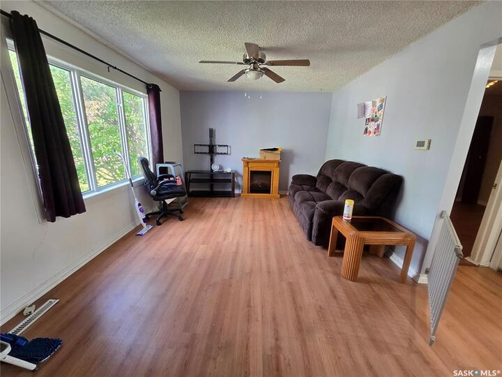 Property Photo: 428 7th Avenue NW SK S9H 0Z3