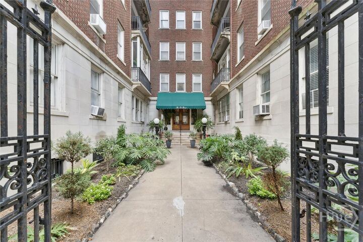 Property Photo:  24 E Liberty Street 73/83  GA 31401 