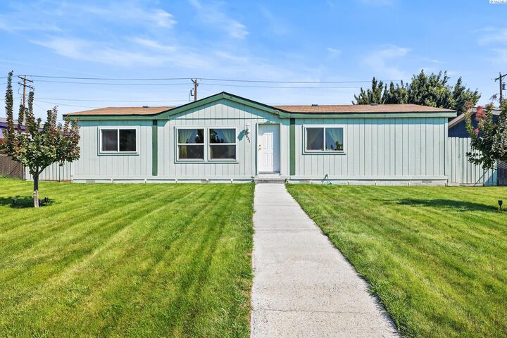 631 N Wehe Ave  Pasco WA 99301 photo