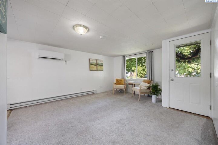 Property Photo:  1118 Potter Ave  WA 99354 