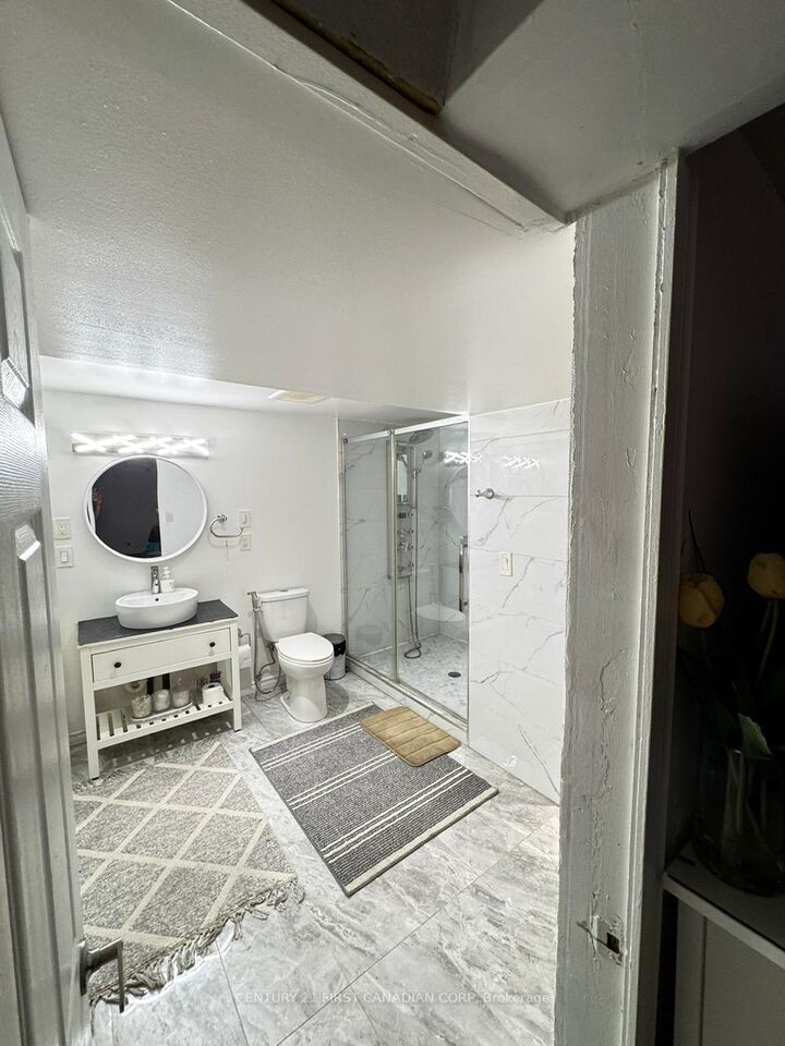 Property Photo:  70 Adswood Road  ON N6E 2W1 