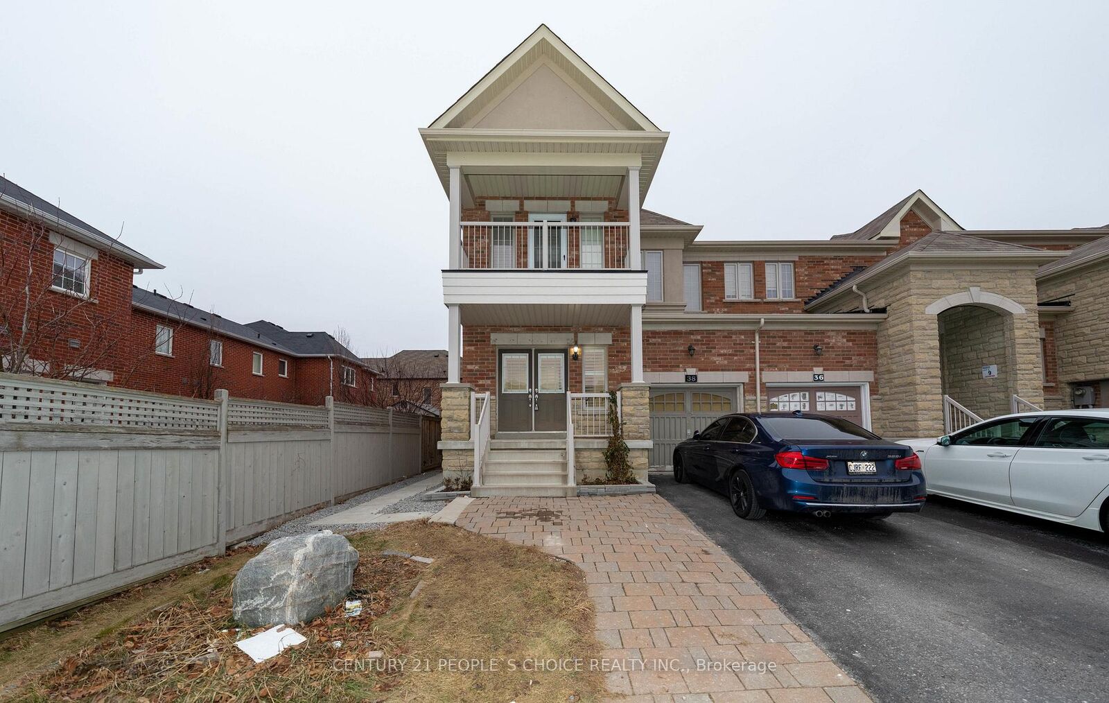 Property Photo: 38 Vettese Court Upper ON L6B 0V6