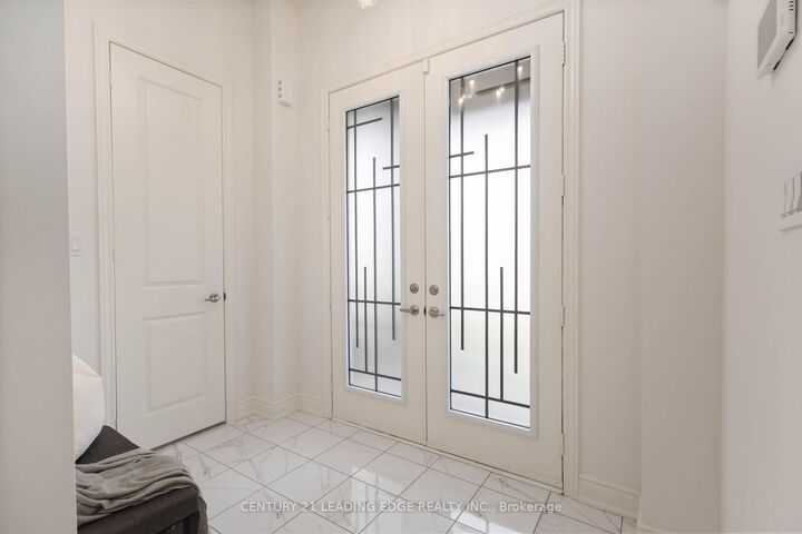 Property Photo: 2118 Cayenne Street ON L1H 0H4