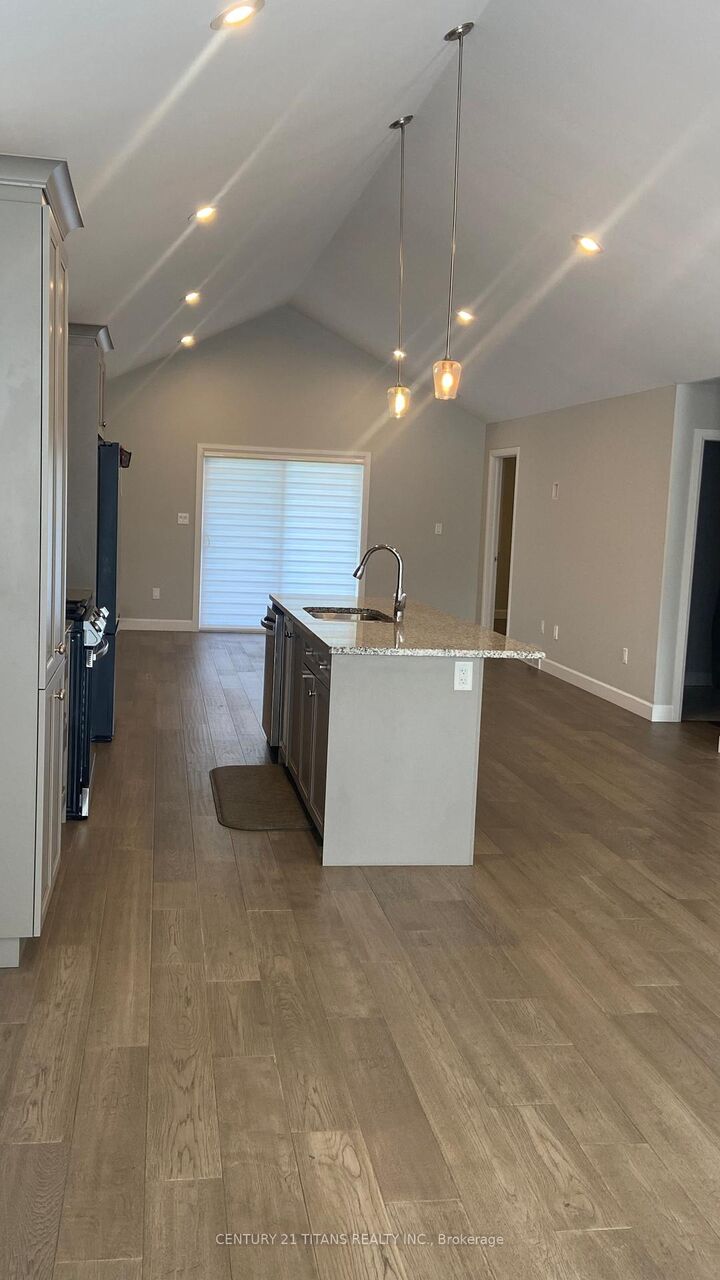 Property Photo:  84 Arrowhead Lane  ON N7M 0T2 