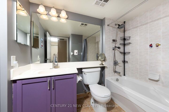 Property Photo:  155 Beecroft Road 1112  ON M2N 7C6 