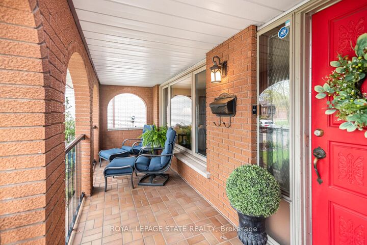 Property Photo:  97 Albion Falls Boulevard  ON L8W 1R4 
