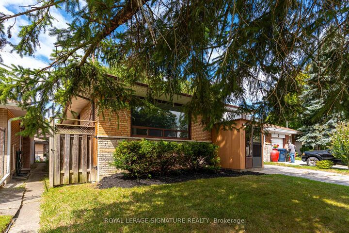 Photo de la propriété: 4 Stillbrook Court ON M1E 3W7