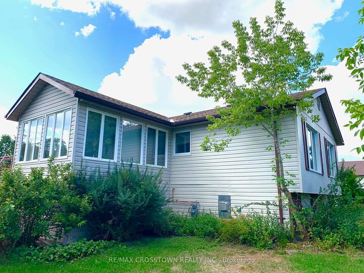 Photo de la propriété: 43 Foyston Park Circle ON L0L 1Y0