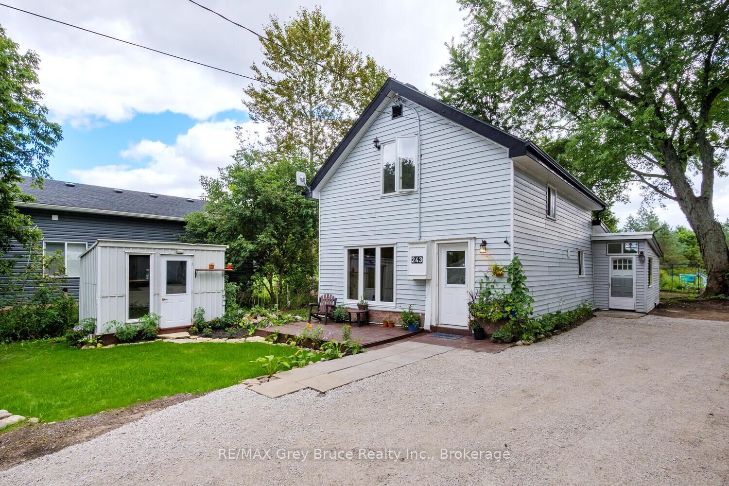Property Photo:  243 Queen Street W  ON N0H 1P0 