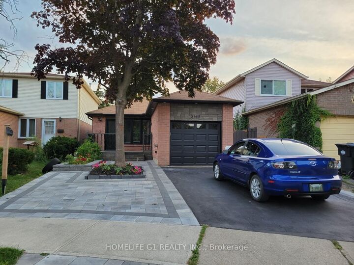 Property Photo:  3198 Anderson Crescent  ON L5N 2Y5 