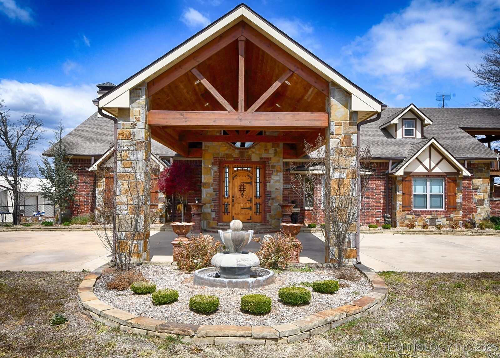 Property Photo: 460181 E 1120 Road OK 74955