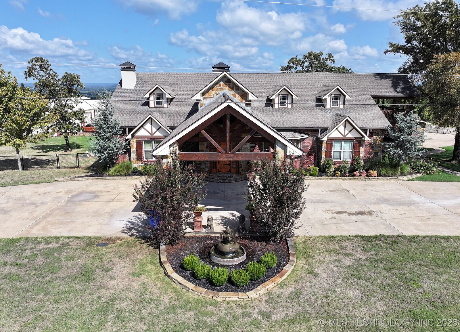 Property Photo: 460181 E 1120 Road OK 74955