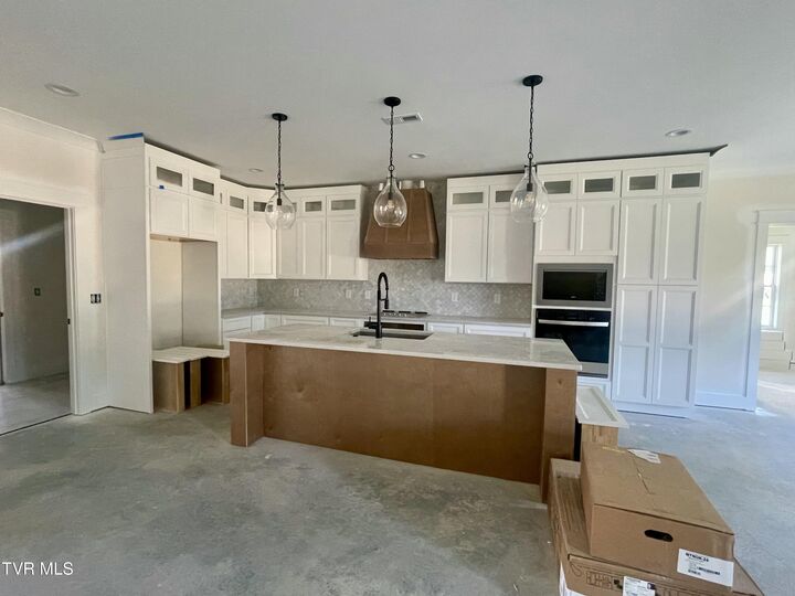 Property Photo: 40 Glaze Farm Way TN 37601