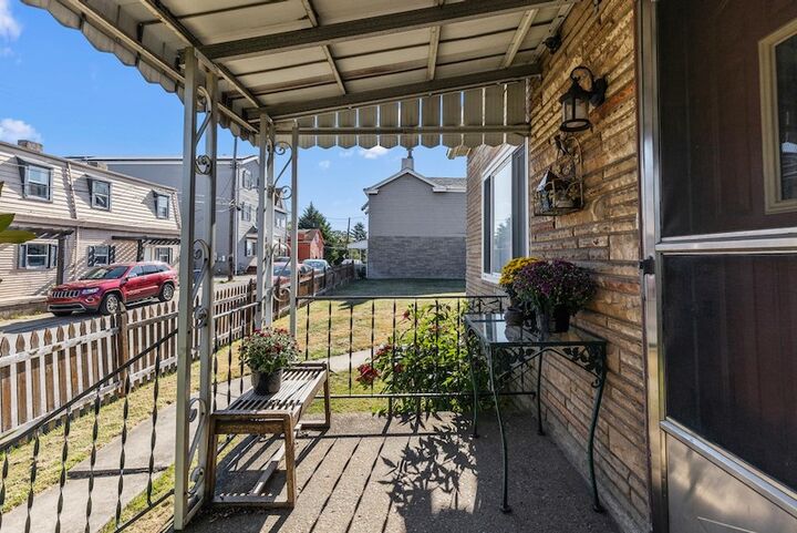 Property Photo: 2308 Berg St PA 15203