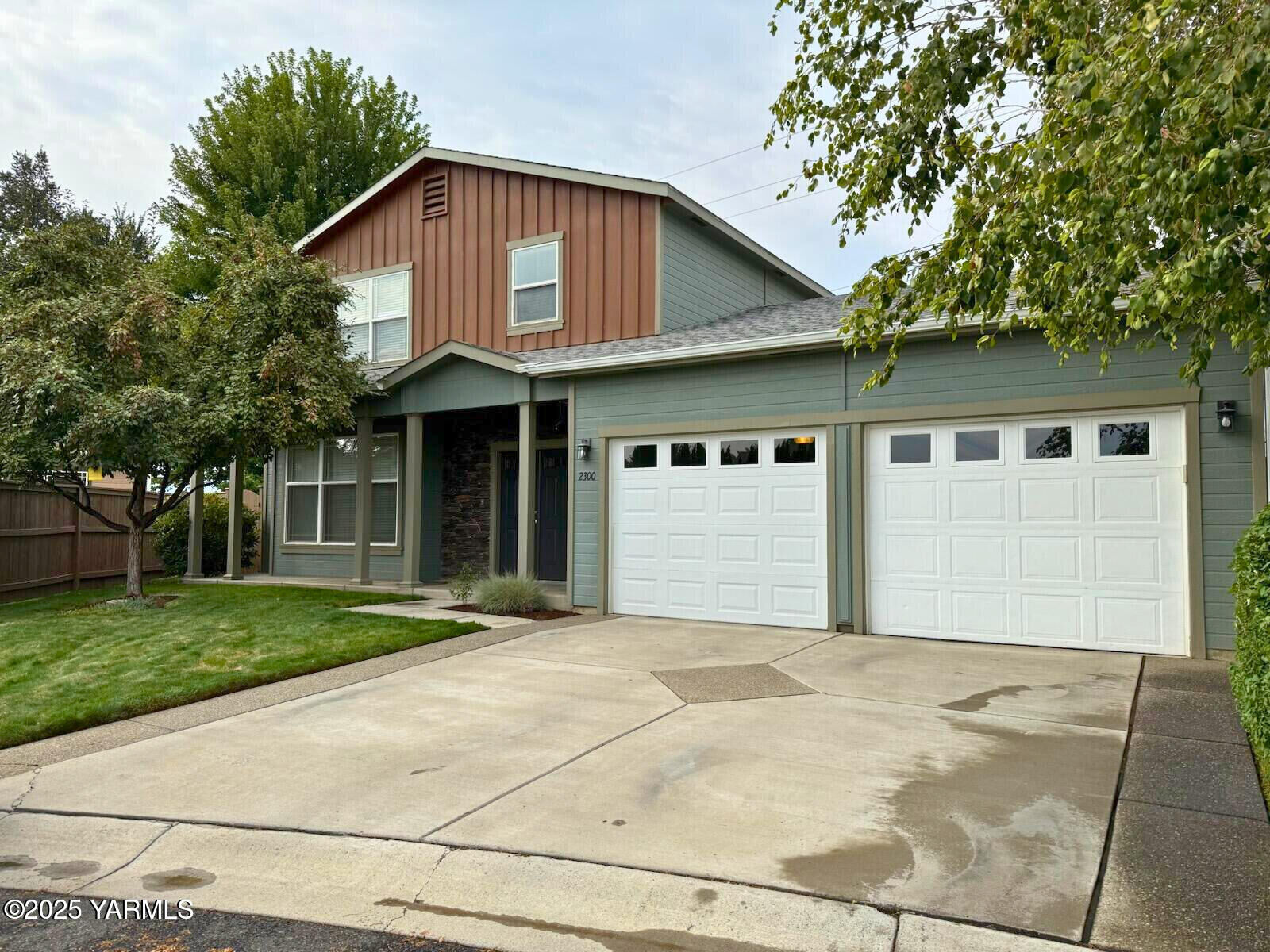Property Photo:  2300 S 80th Ave  WA 98908 