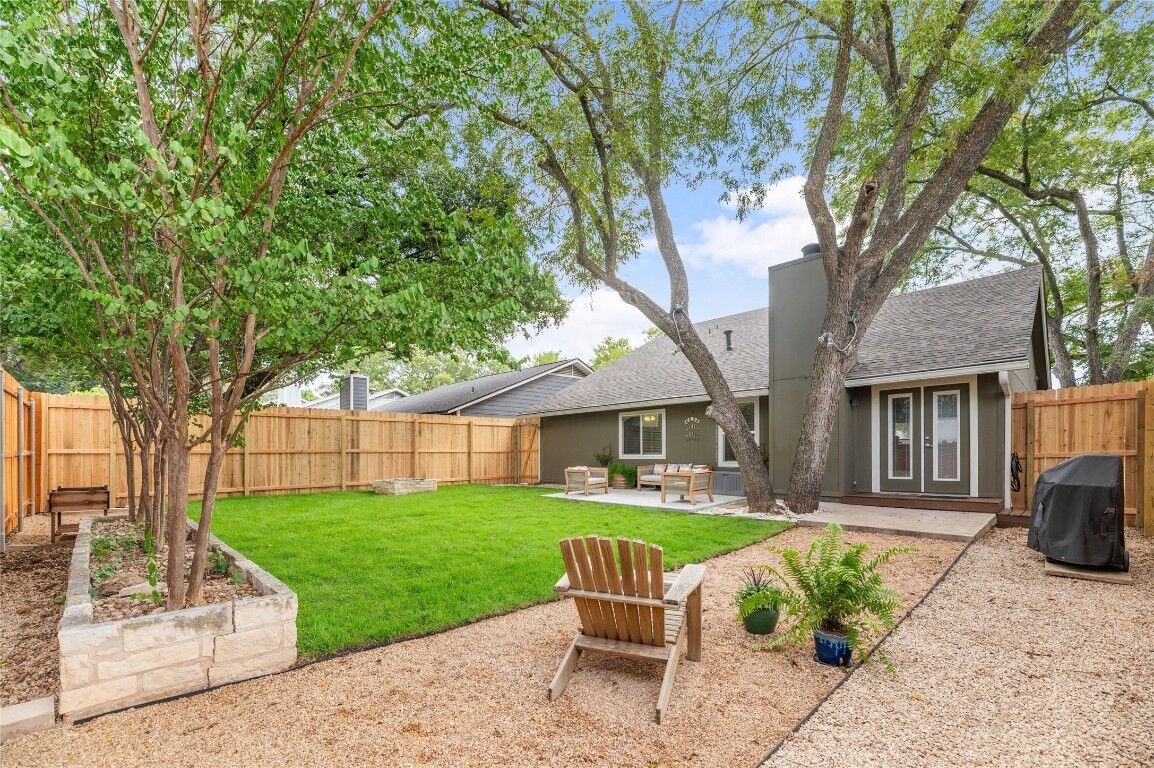 Property Photo: 9810 Willers Way TX 78748