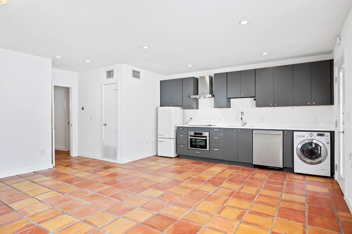 Property Photo:  1200 Enfield Road 107  TX 78703 