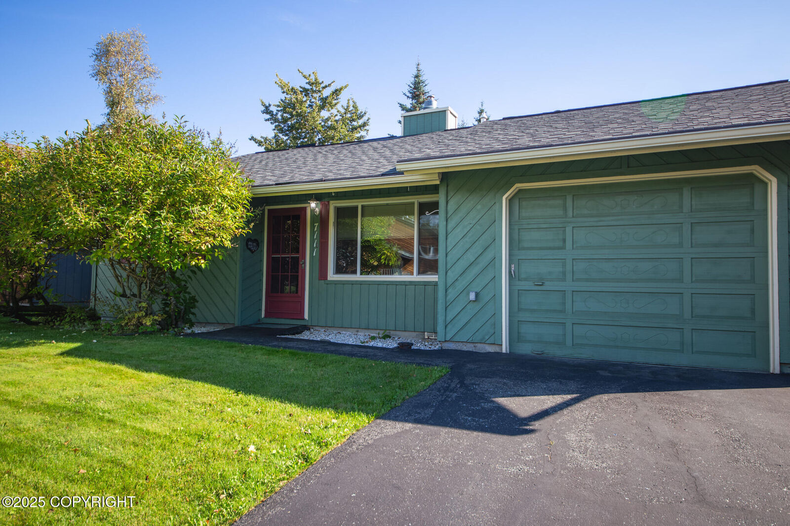 Property Photo: 7111 Genny Circle AK 99507