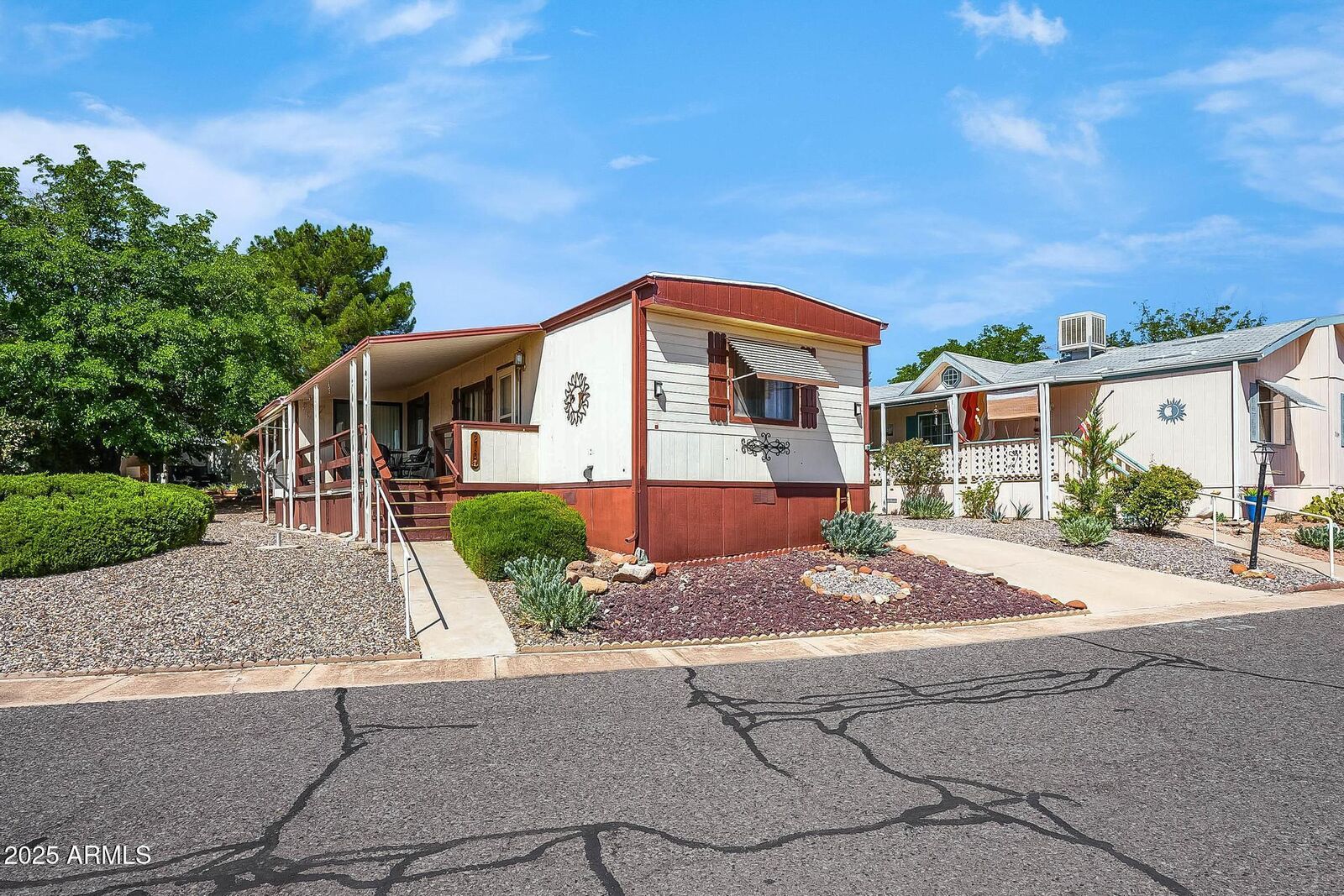 Property Photo: 210 Lampliter Village AZ 86324