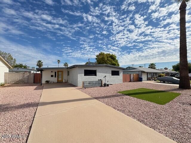 Property Photo: 440 E Beatryce Street AZ 85288