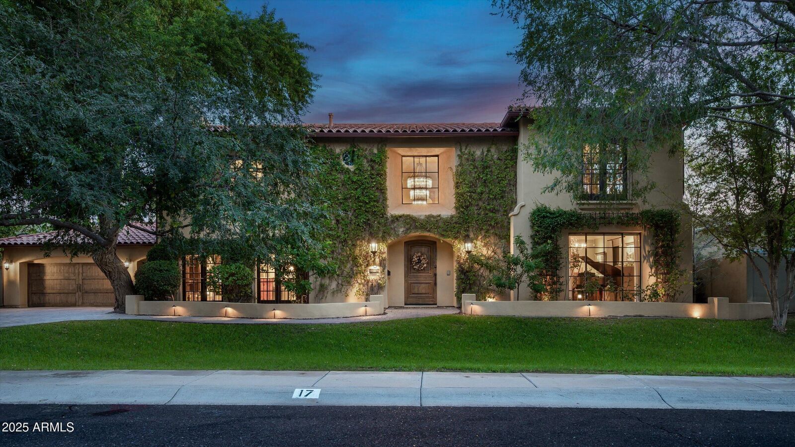 Property Photo:  17 W Sierra Vista Drive  AZ 85013 