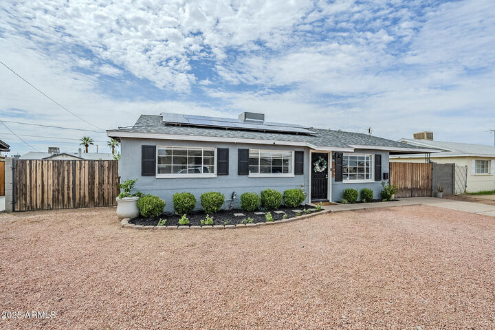 Property Photo: 3401 W Sweetwater Avenue AZ 85029