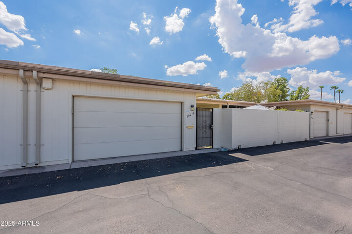Property Photo: 10214 W Hutton Drive 36 AZ 85351