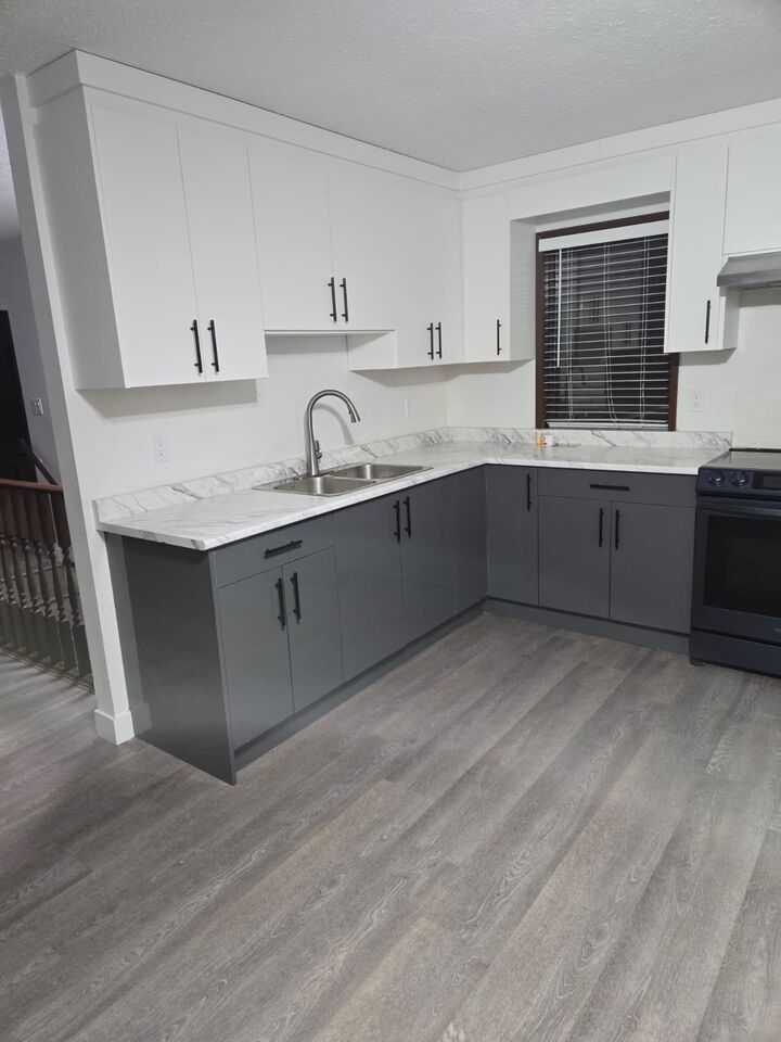 Property Photo:  31447 Winton Avenue  BC V2T 6L7 