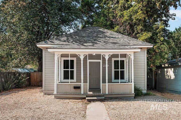 219 14th Ave N  Nampa ID 83687 photo