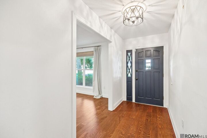 Property Photo:  1343 Crescent Dr  LA 70806 