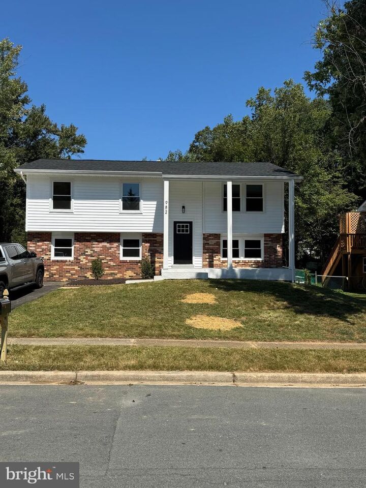982 Summer Hill Drive  Gambrills MD 21054 photo