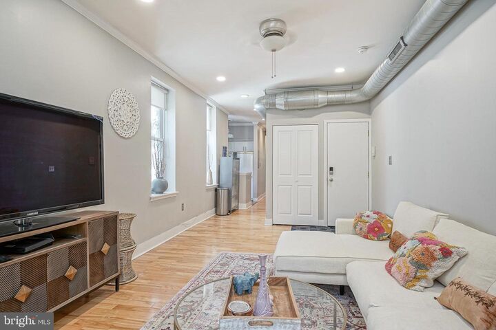 Property Photo:  1516 South Street 2B  PA 19146 