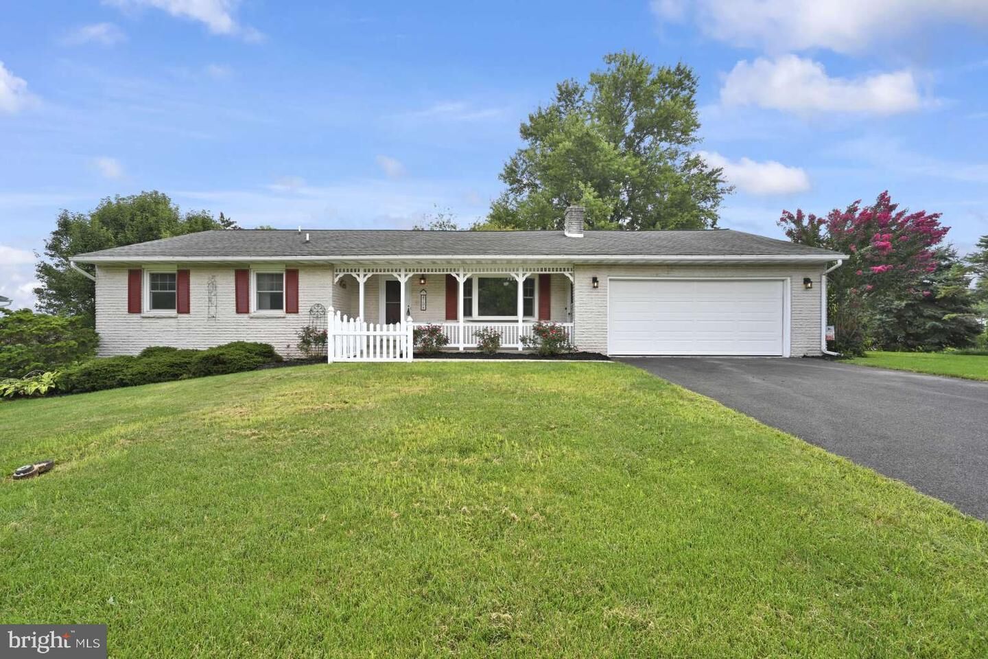 Property Photo:  208 New Street  PA 17581 