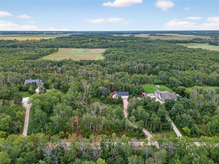 Property Photo: 245 Deerwood Bay MB R5G 1P2