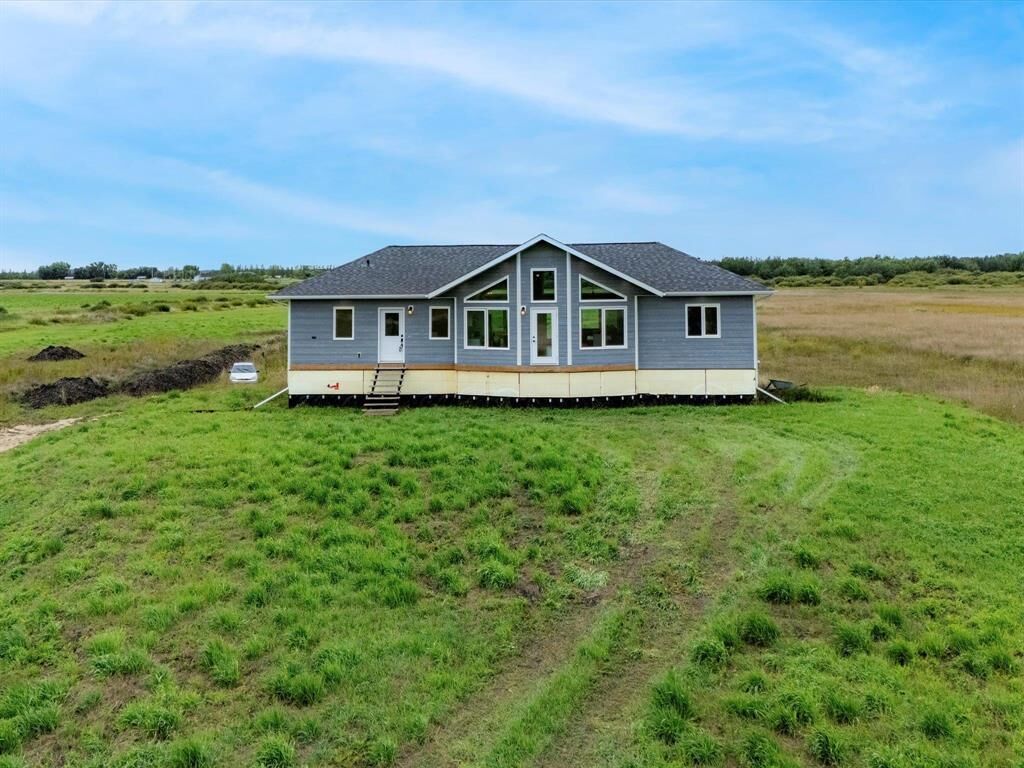 Property Photo: 624 Lockport Road MB R1A 3H7