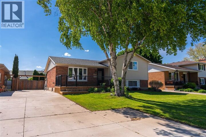 Property Photo: 1097 Salisbury Street ON N7S 3V6
