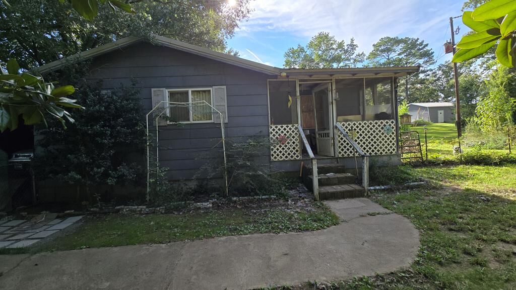 Property Photo: 299 Red Road GA 30705