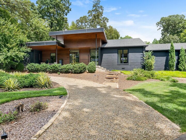 Property Photo: 3637 Pelham Lane NC 28211