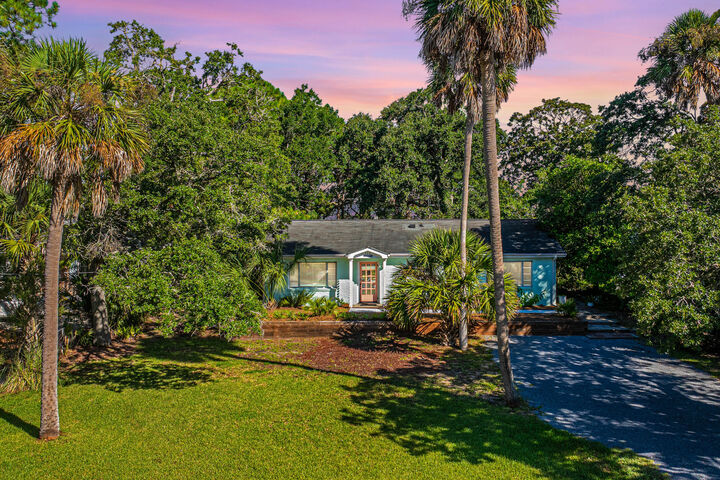 112 W Indian Avenue  Folly Beach SC 29439 photo