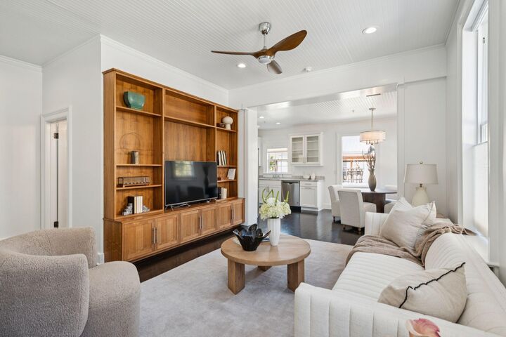 Property Photo:  125 Meeting Street # C  SC 29401 