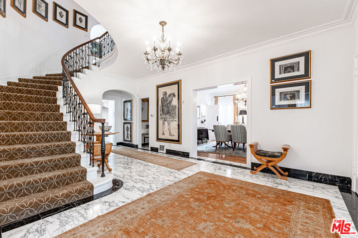 Property Photo:  165 N Las Palmas Ave  CA 90004 