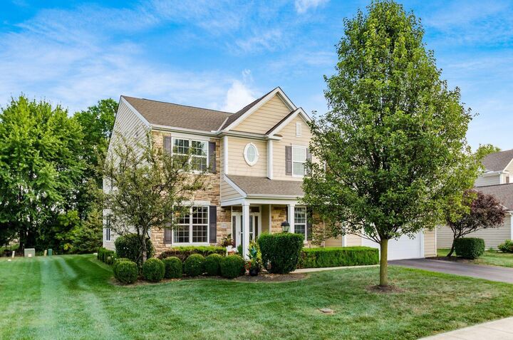 Property Photo:  1811 Ivy Street  OH 43035 