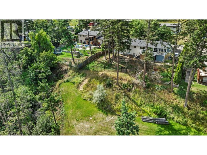 Property Photo:  1254 Foxwood Lane  BC V2C 5E3 