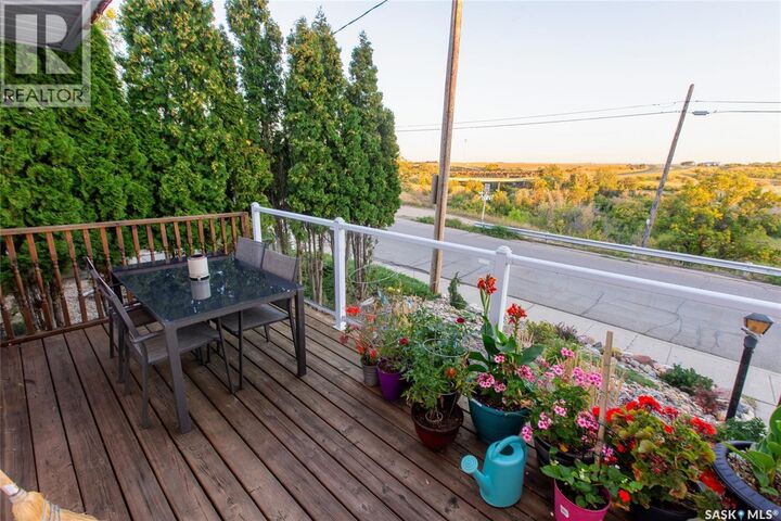 Property Photo:  168 Grandview Street W  SK S6H 5K7 